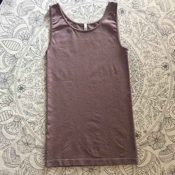 NWOT Taupe skinnytees Scoop-Neck Layering Tank, OS - Picture 2 of 5